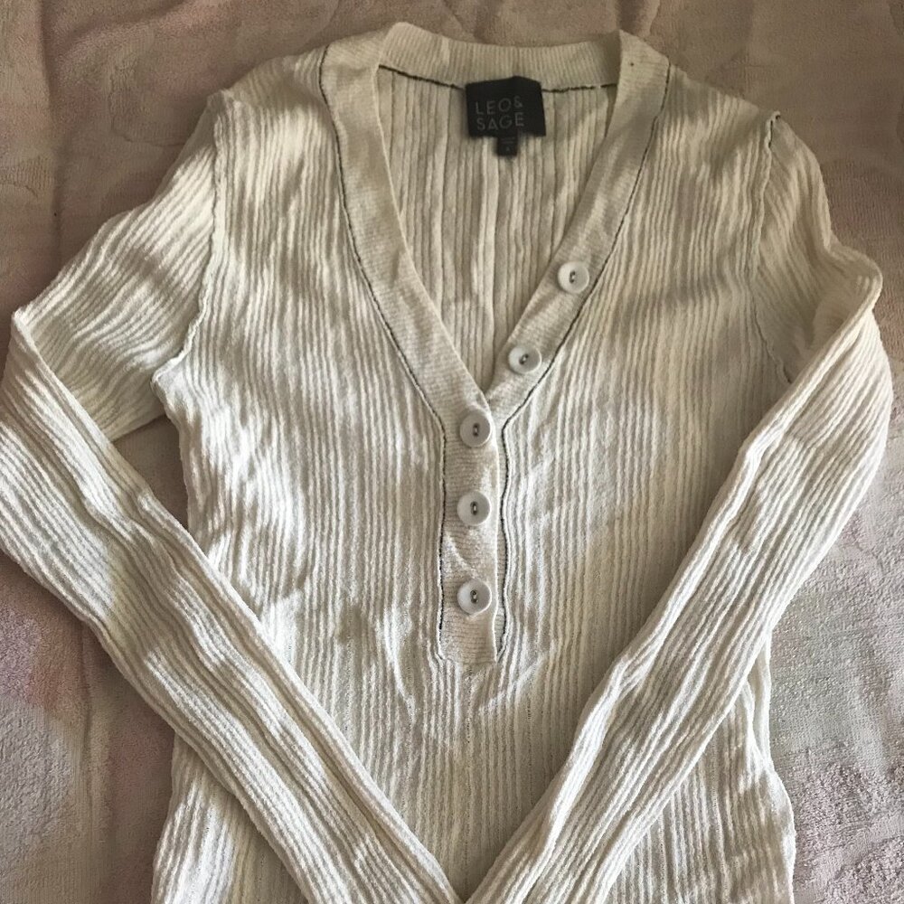Leo&Sage Women's taupe cream sweater